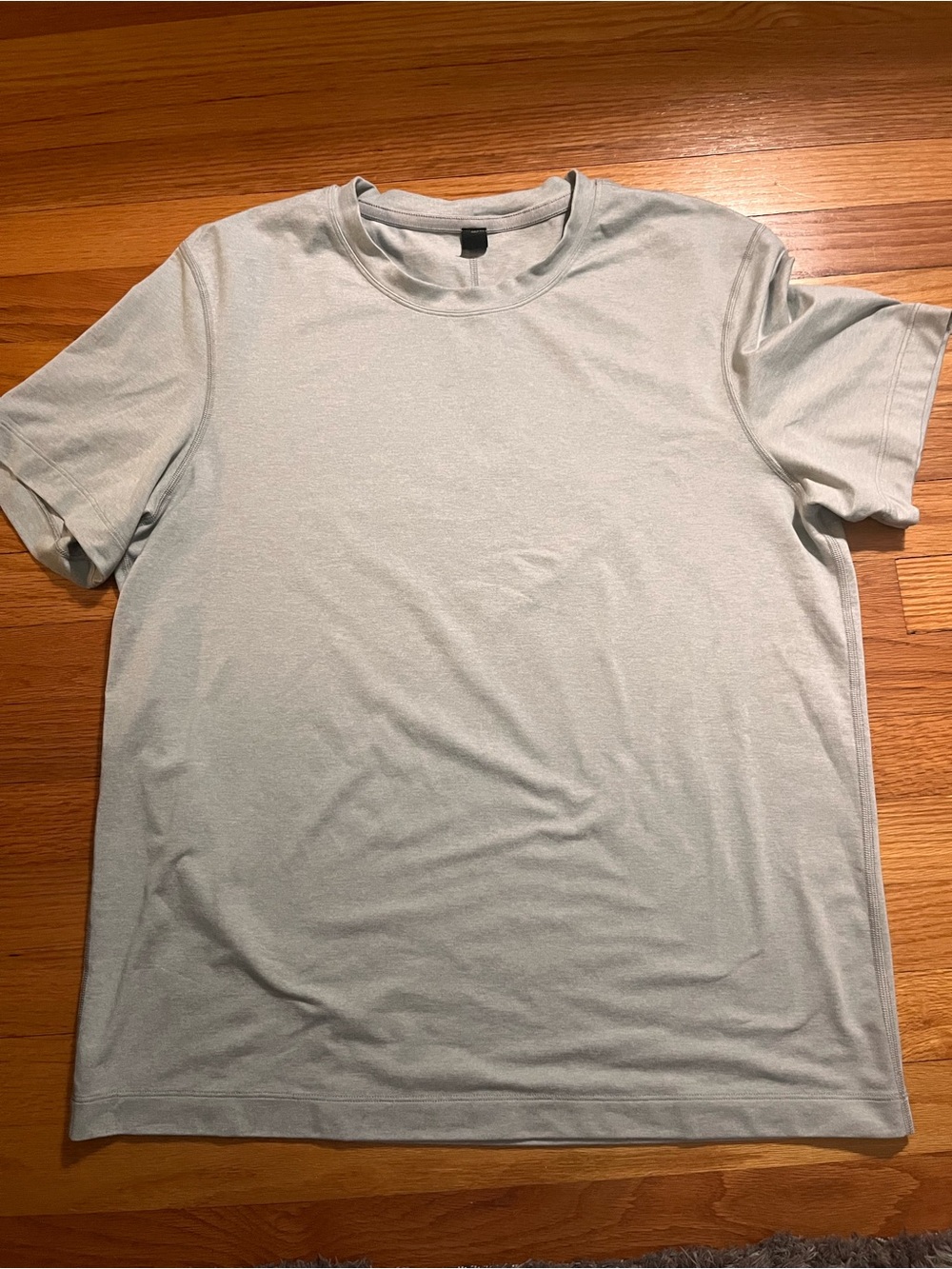 Lululemon Soft Jersey Short Sleeve Shirt Size Large Grey